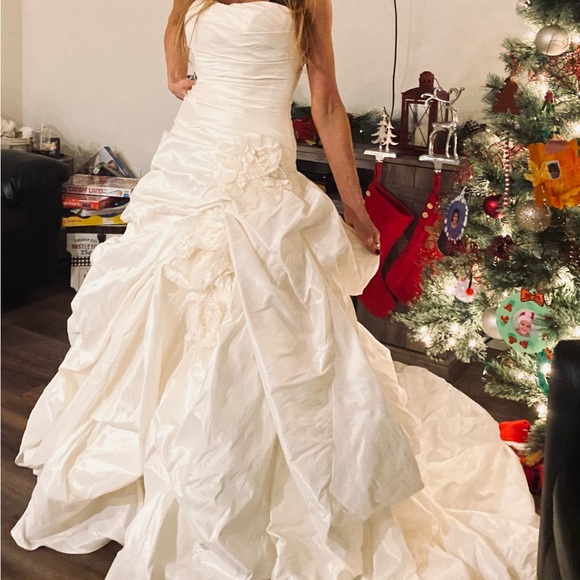 Casablanca Wedding Dress, New/Never Used - Picture 6 of 11